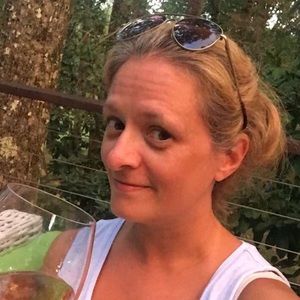 Meet your Posher, Debbie